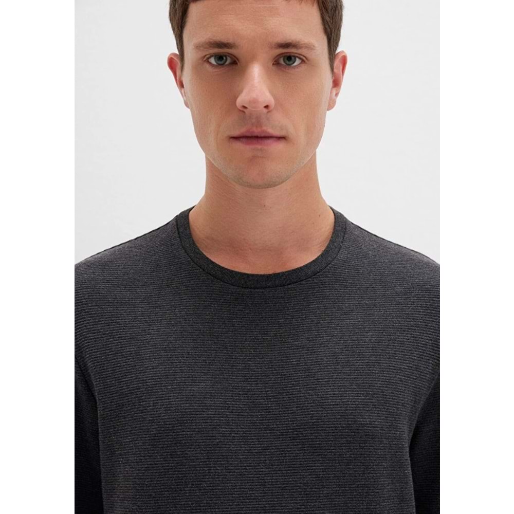 Mavi 064622-26834 Uzun Kollu Dokulu Tişört Erkek T-Shirt