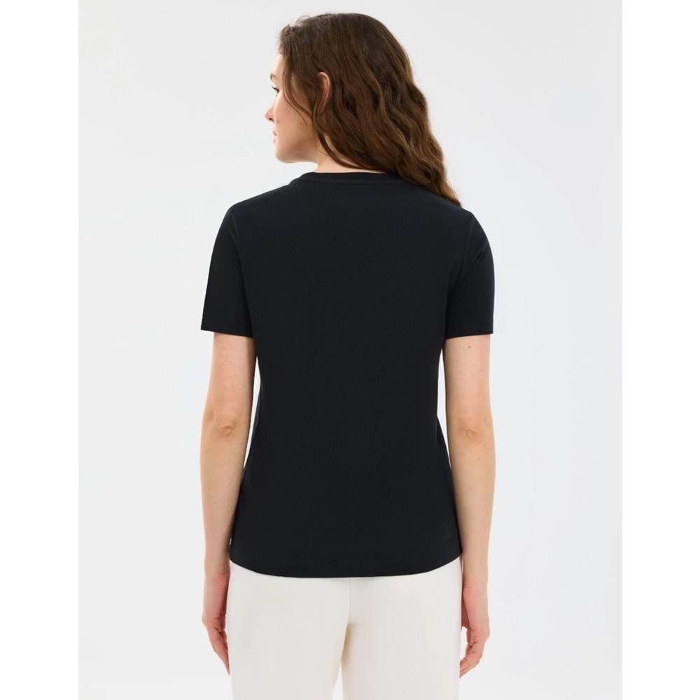 Skechers S2510029-3817 W Essential Crewneck T-Shirt Kadın Tişört