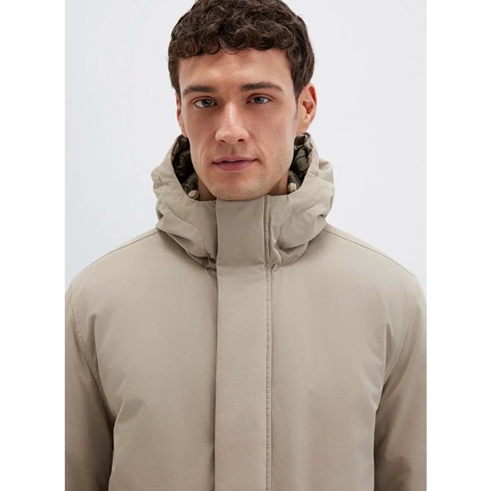 Mavi 0110657-70355 Cep Detaylı Kapüşonlu Erkek Mont