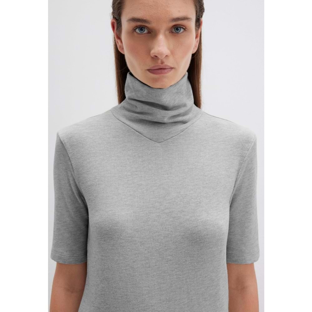 Mavi M1613613-87829 Kısa Kollu Kazak Balıkçı Yaka T-Shirt Kadın Tişört