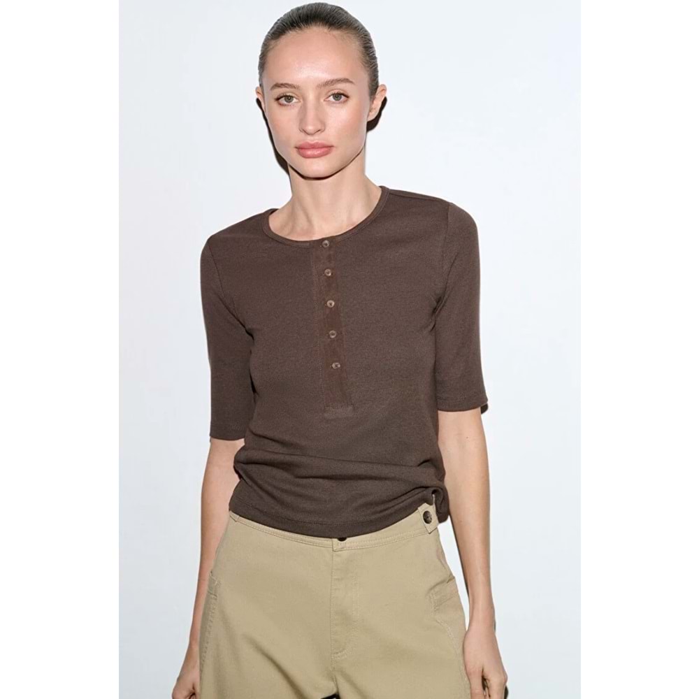 Mavi M1613852-71603 Düğme Detaylı T-Shirt Kadın Tişört