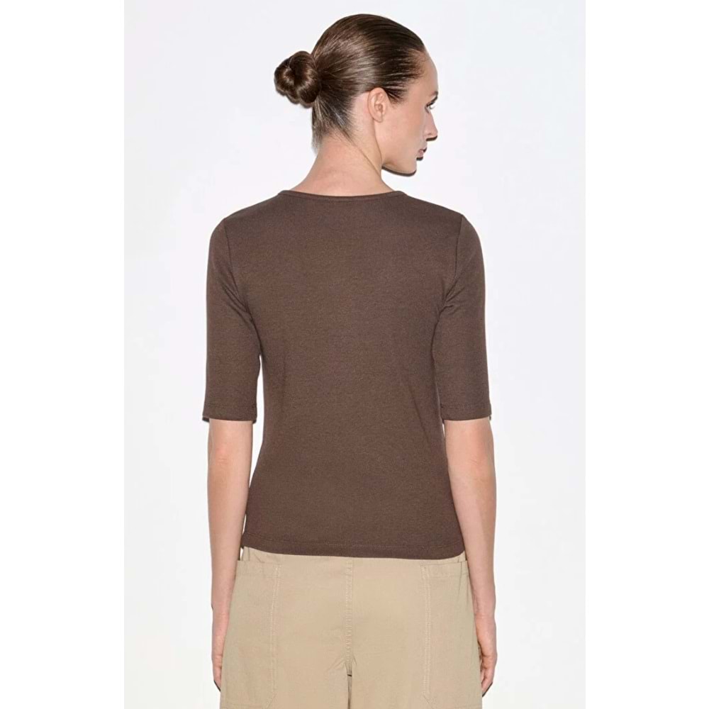 Mavi M1613852-71603 Düğme Detaylı T-Shirt Kadın Tişört