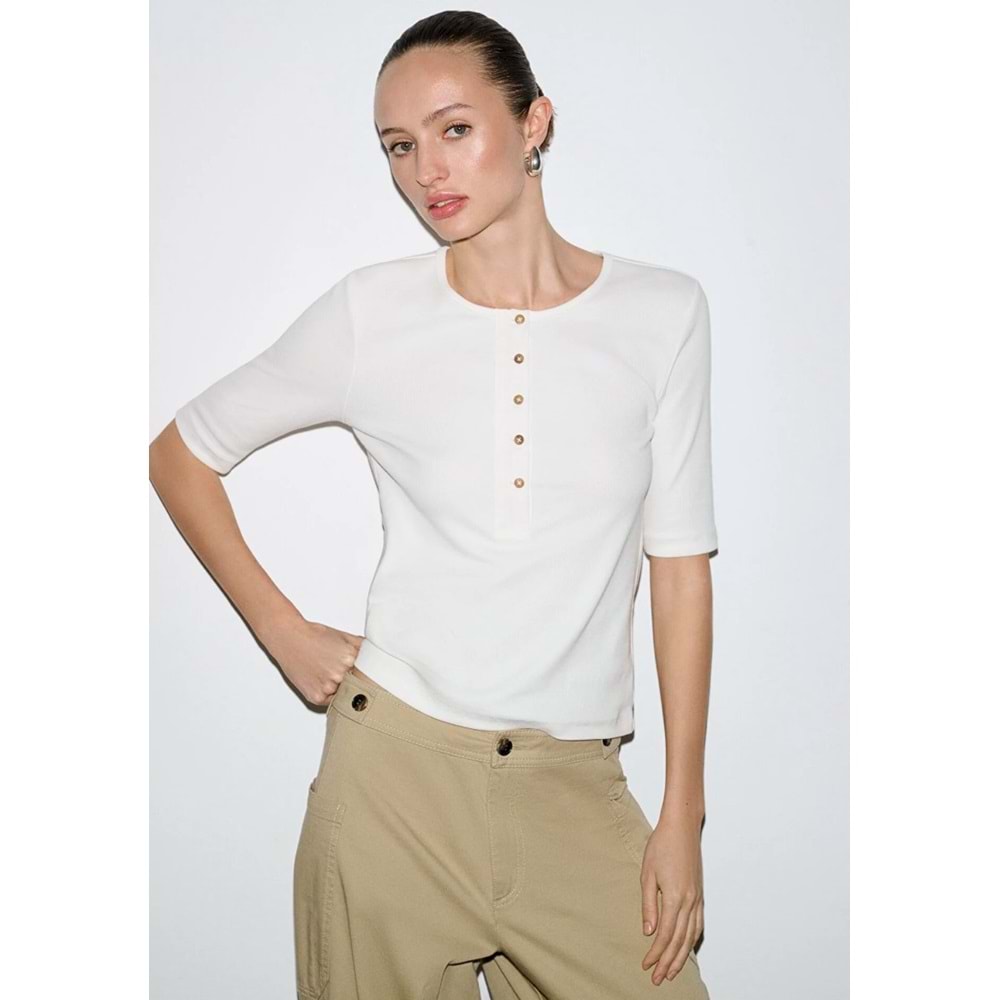 Mavi M1613852-70051 Düğme Detaylı T-Shirt Kadın Tişört