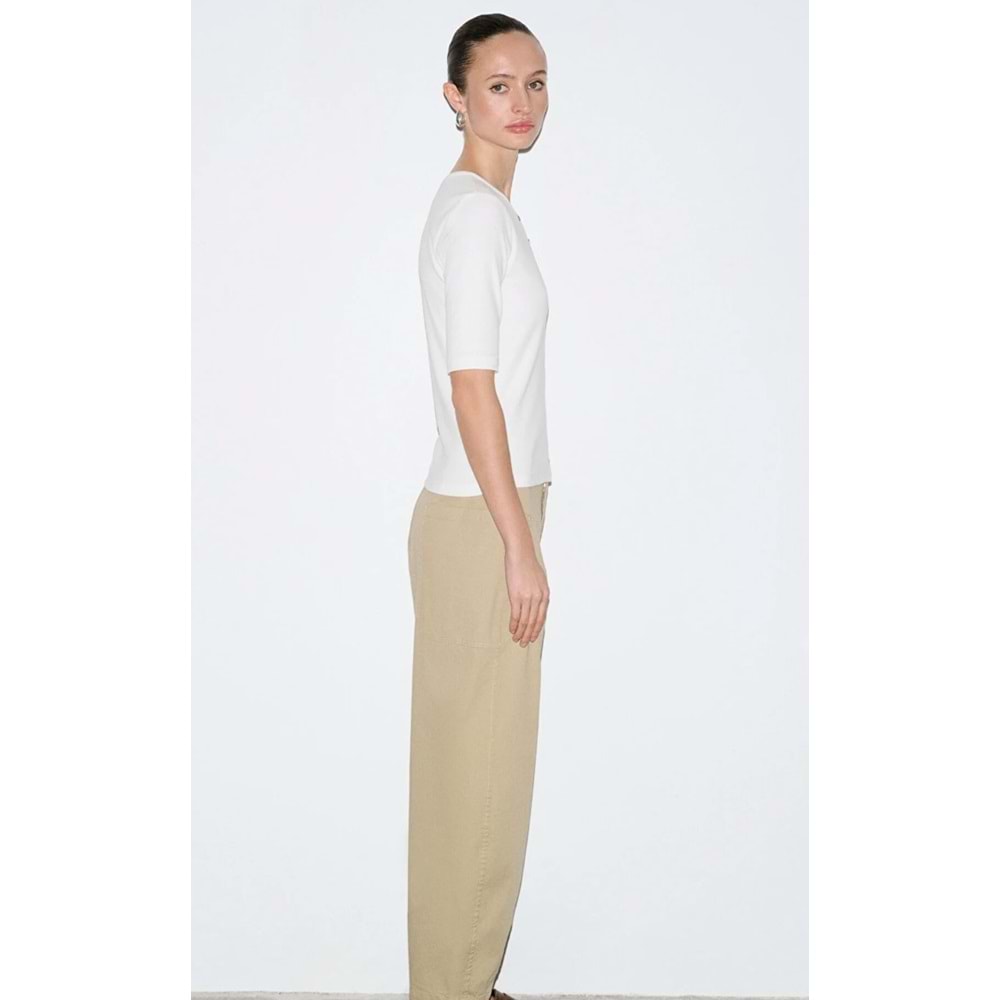 Mavi M1613852-70051 Düğme Detaylı T-Shirt Kadın Tişört