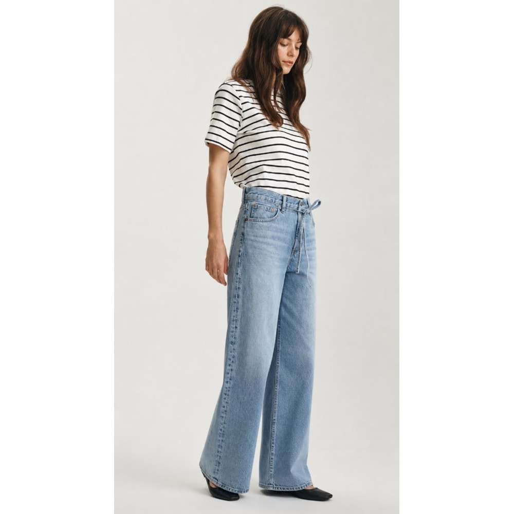 Mavi M1012626-A4176 Wendy Bol Kesim Düz Paça Jean Kadın Kot Pantolon