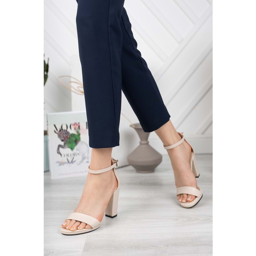 Kocamanlar 5231 İnce Platform Tek Bant Kadın Topuklu Ayakkabı