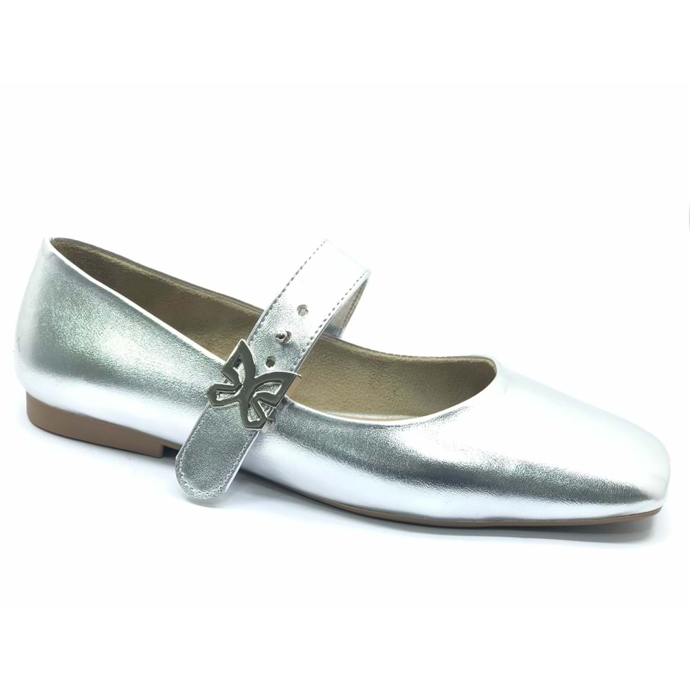 Feles Kemer Detaylı Küt Burun Kadın Babet Ayakkabı