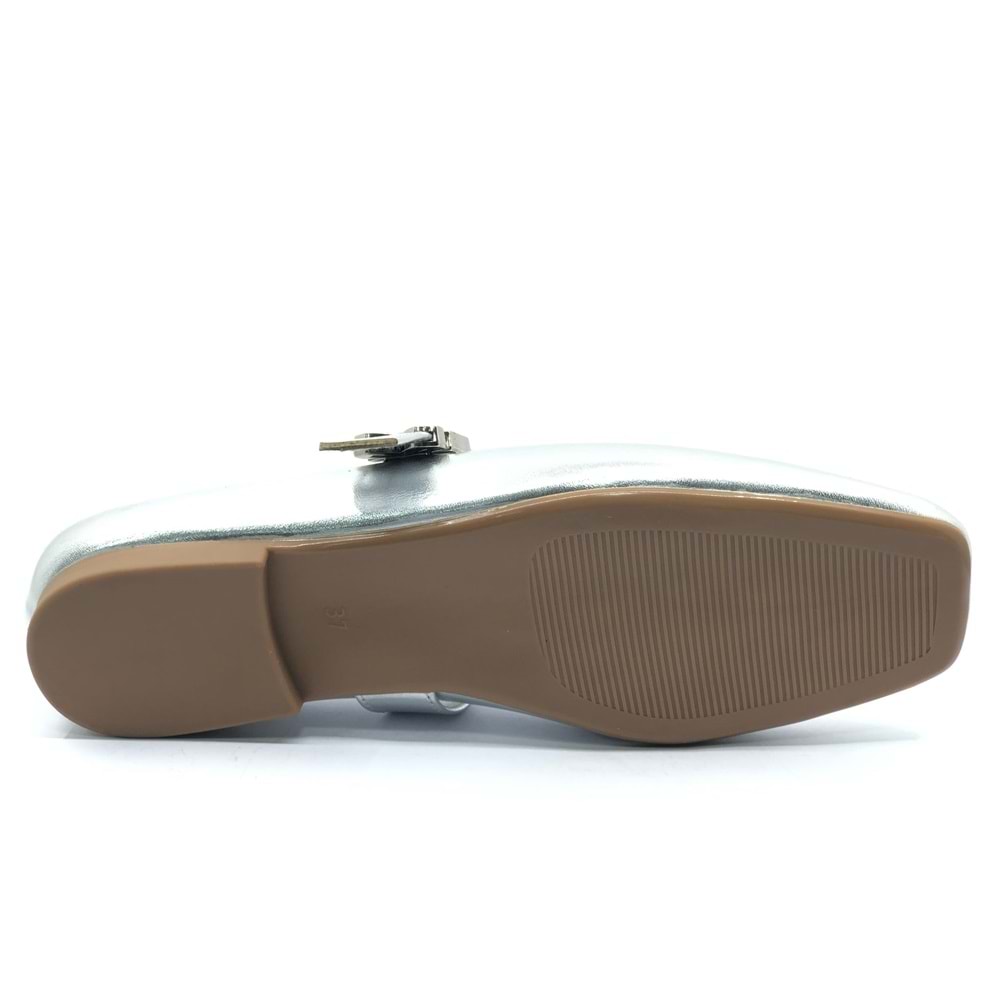 Feles Kemer Detaylı Küt Burun Kadın Babet Ayakkabı