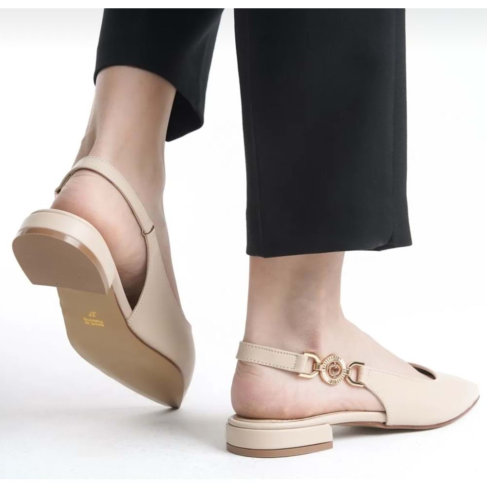 Feles Yan Toka Detaylı Arkası Açık Kadın Babet Ayakkabı