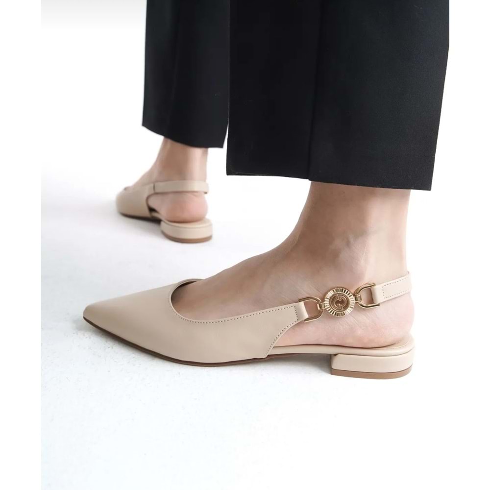 Feles Yan Toka Detaylı Arkası Açık Kadın Babet Ayakkabı