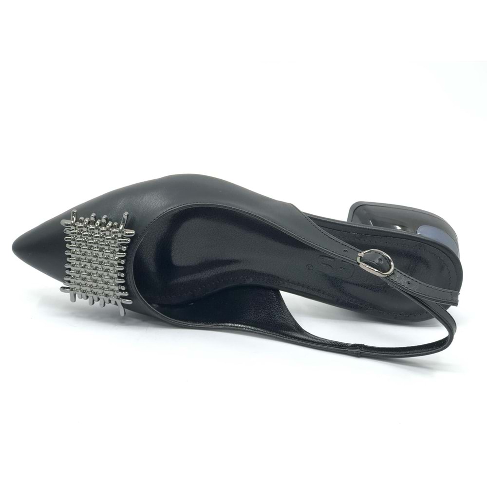 Feles Toka Detaylı Kısa Topuklu Arkası Açık Kadın Babet Ayakkabı