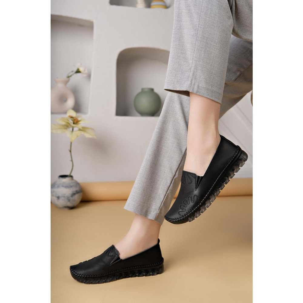 Ayakdaş Saraç Detaylı Hakiki Deri Kadın Babet Ayakkabı