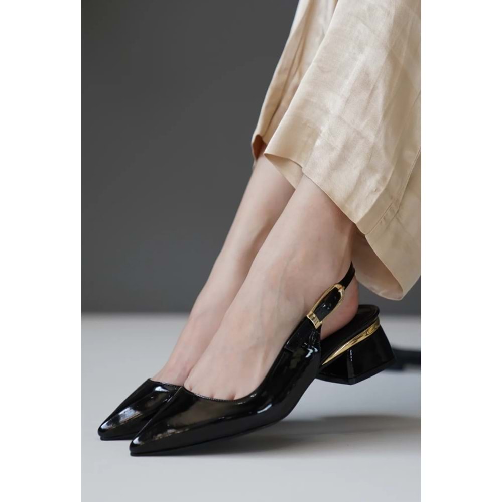 Feles Toka Detaylı Topuklu Arkası Açık Klasik Kadın Topuklu Ayakkabı Ayakkabı