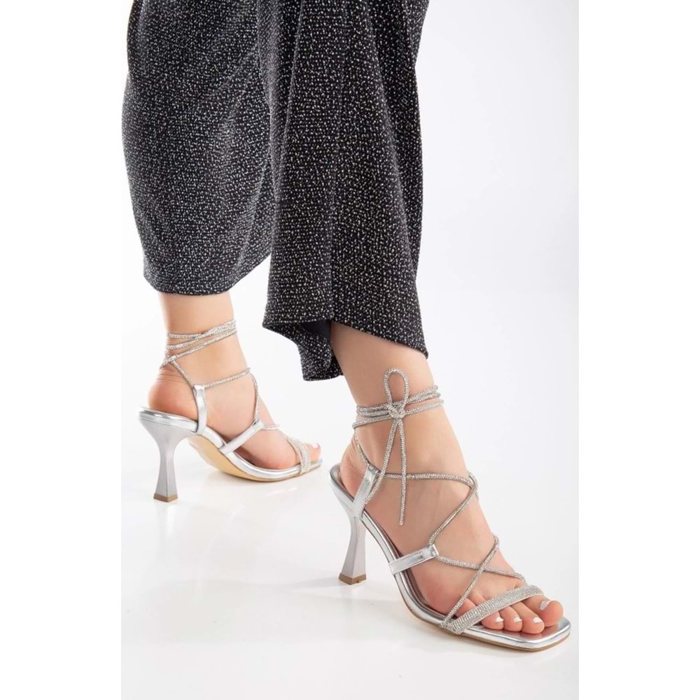 Feles Bilekten Bağlamalı Taş Detaylı Topuklu Kadın Abiye Ayakkabı