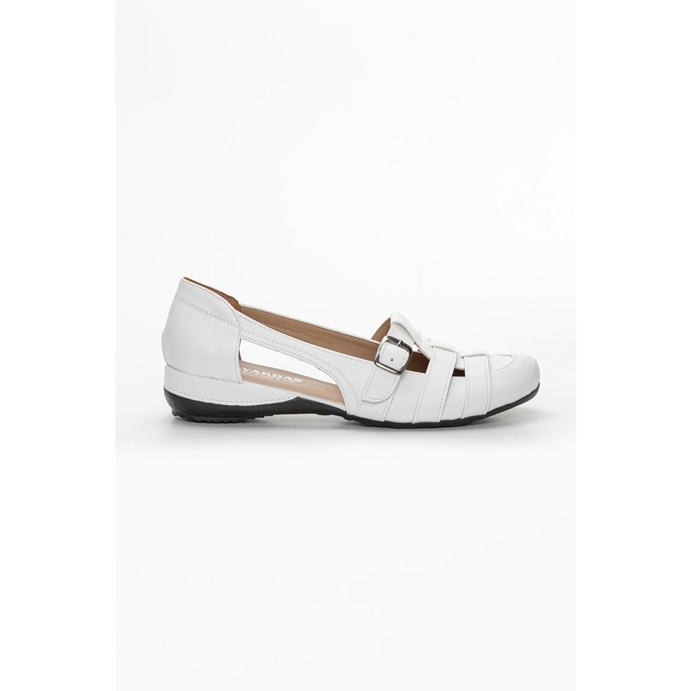 Ayakdaş Toka Detaylı Kadın Babet Ayakkabı