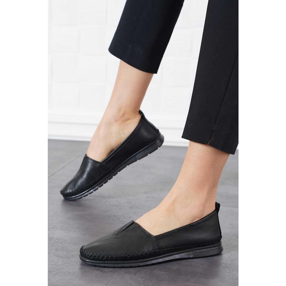 Ayakdaş Hakiki Deri Ortopedik Üstü Saraç Lastik Detaylı Kadın Babet Ayakkabı