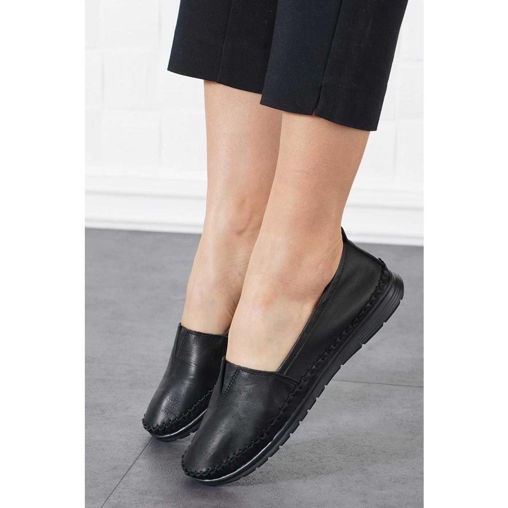 Ayakdaş Hakiki Deri Ortopedik Üstü Saraç Lastik Detaylı Kadın Babet Ayakkabı