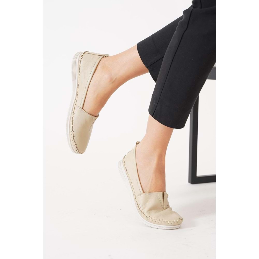 Ayakdaş Hakiki Deri Ortopedik Üstü Saraç Lastik Detaylı Kadın Babet Ayakkabı