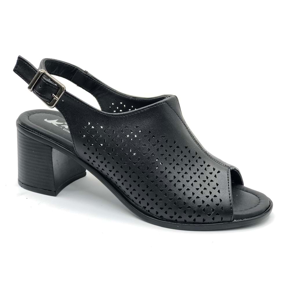 Ayakdaş Toka Detaylı Kadın Sandalet Ayakkabı