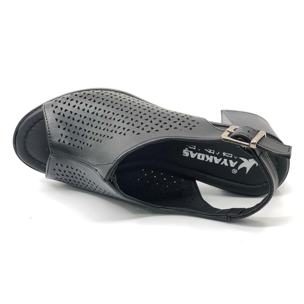 Ayakdaş Toka Detaylı Kadın Sandalet Ayakkabı