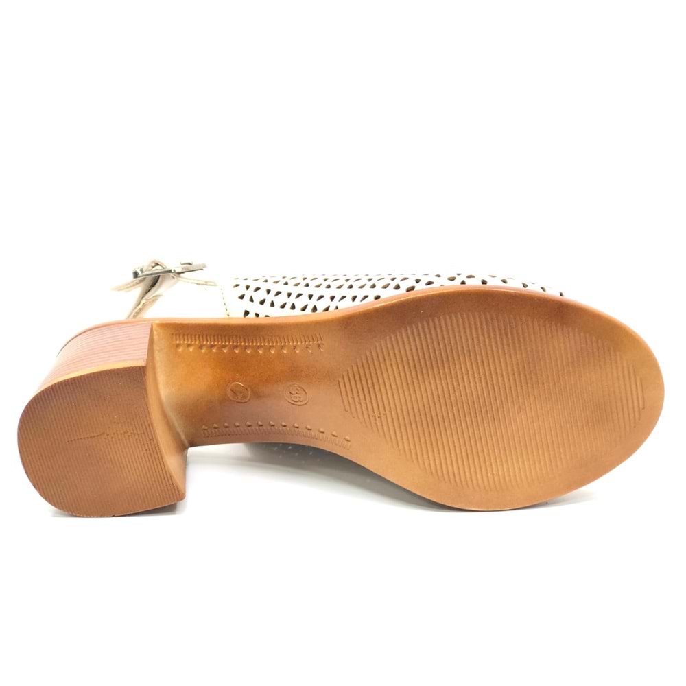 Ayakdaş Toka Detaylı Kadın Sandalet Ayakkabı