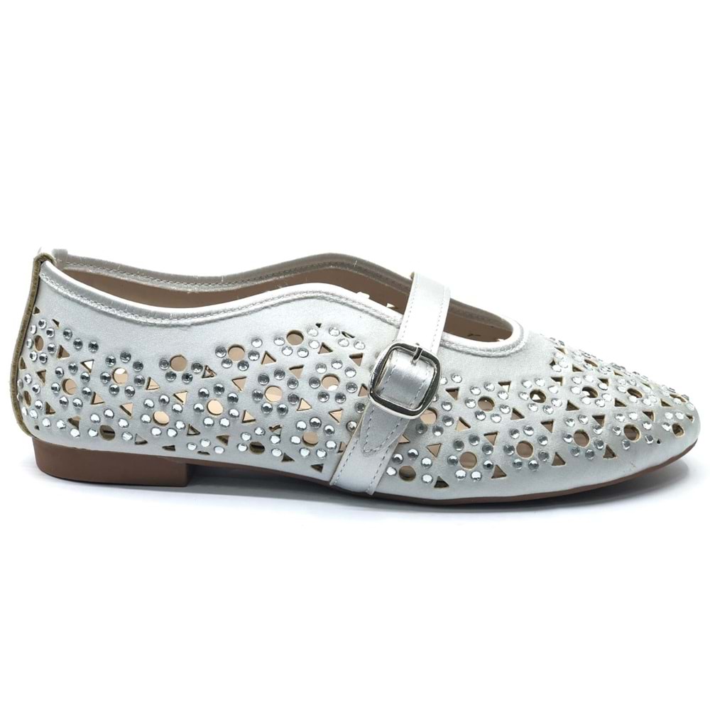 Feles Delik Taş Detaylı Kadın Babet Ayakkabı