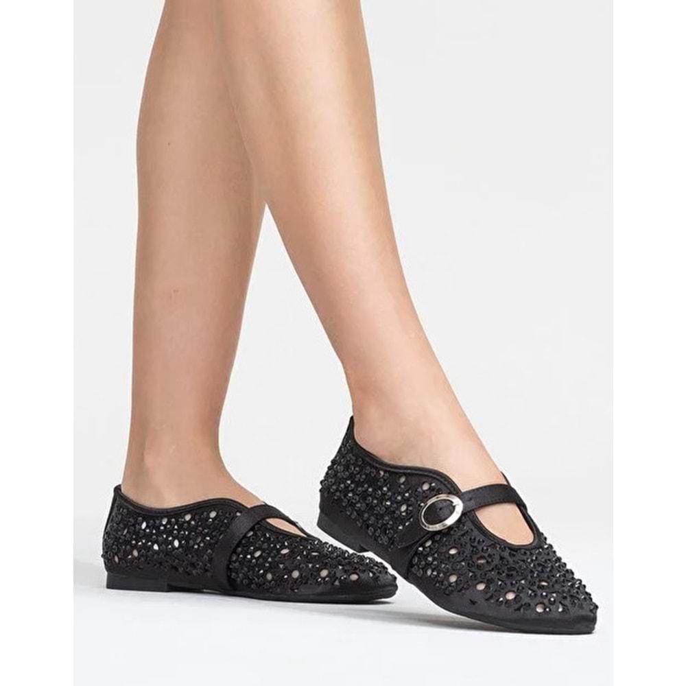 Feles Delik Taş Detaylı Kadın Babet Ayakkabı