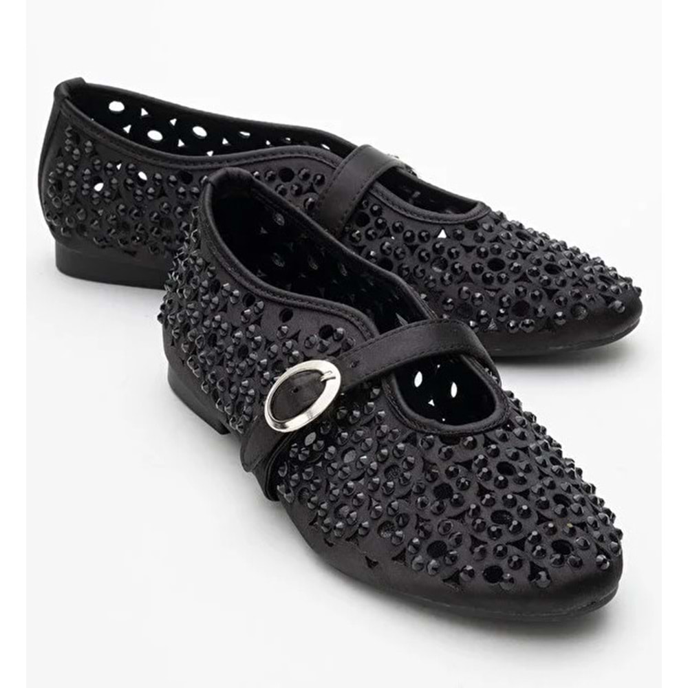 Feles Delik Taş Detaylı Kadın Babet Ayakkabı