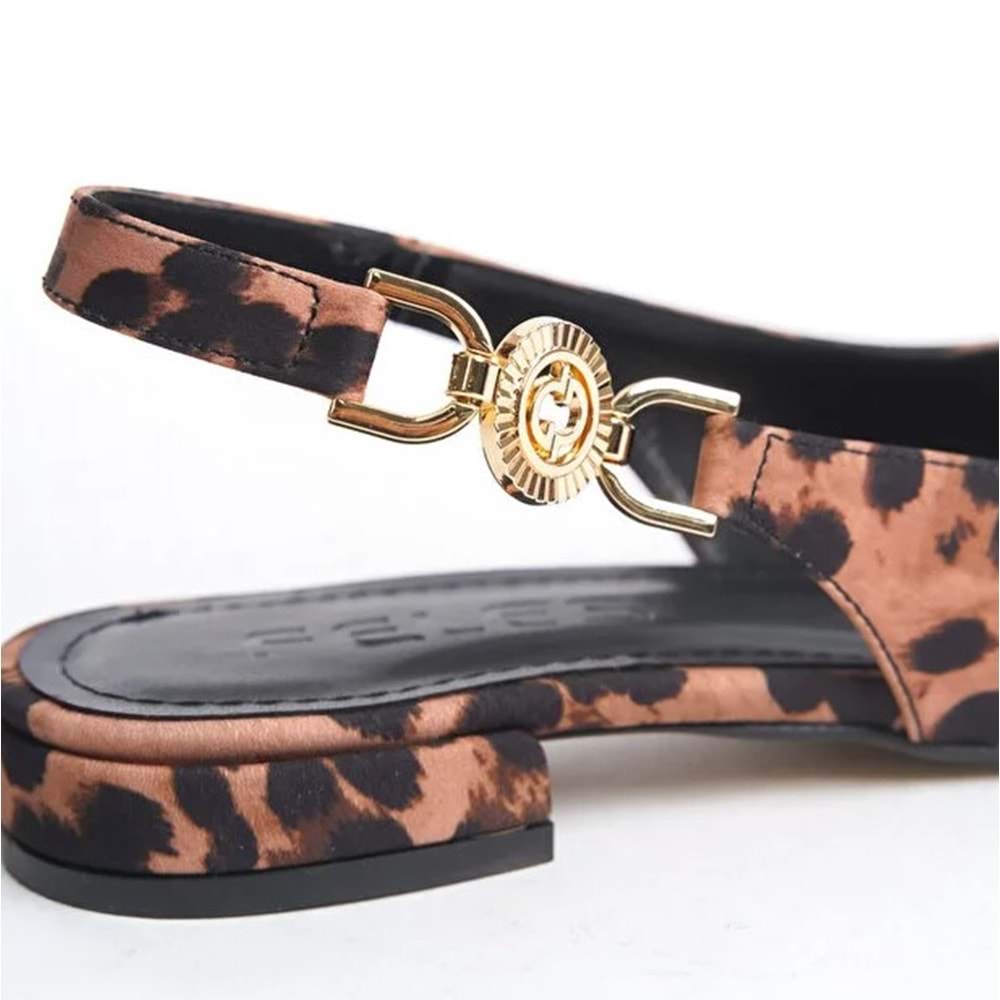 Feles Yan Toka Detaylı Arkası Açık Kadın Babet Ayakkabı