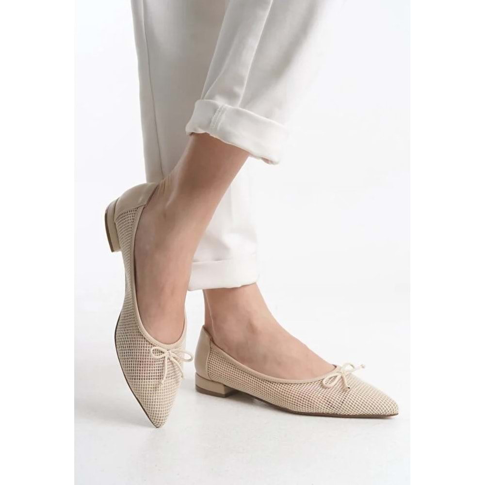 Feles Dantel Fiyonk Detaylı Sivri Burun Kadın Babet Ayakkabı