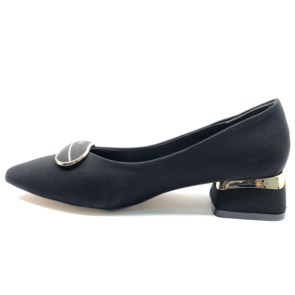 Feles Silindir Toka Detaylı Topuklu Kadın Ayakkabı