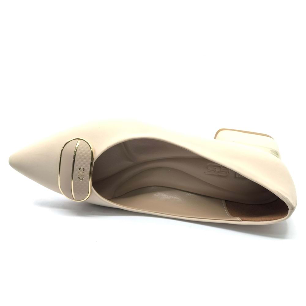 Feles Silindir Toka Detaylı Topuklu Kadın Ayakkabı