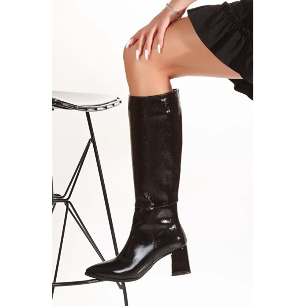 Feles Sivri Burun Fermuarsız Kadın Çizme