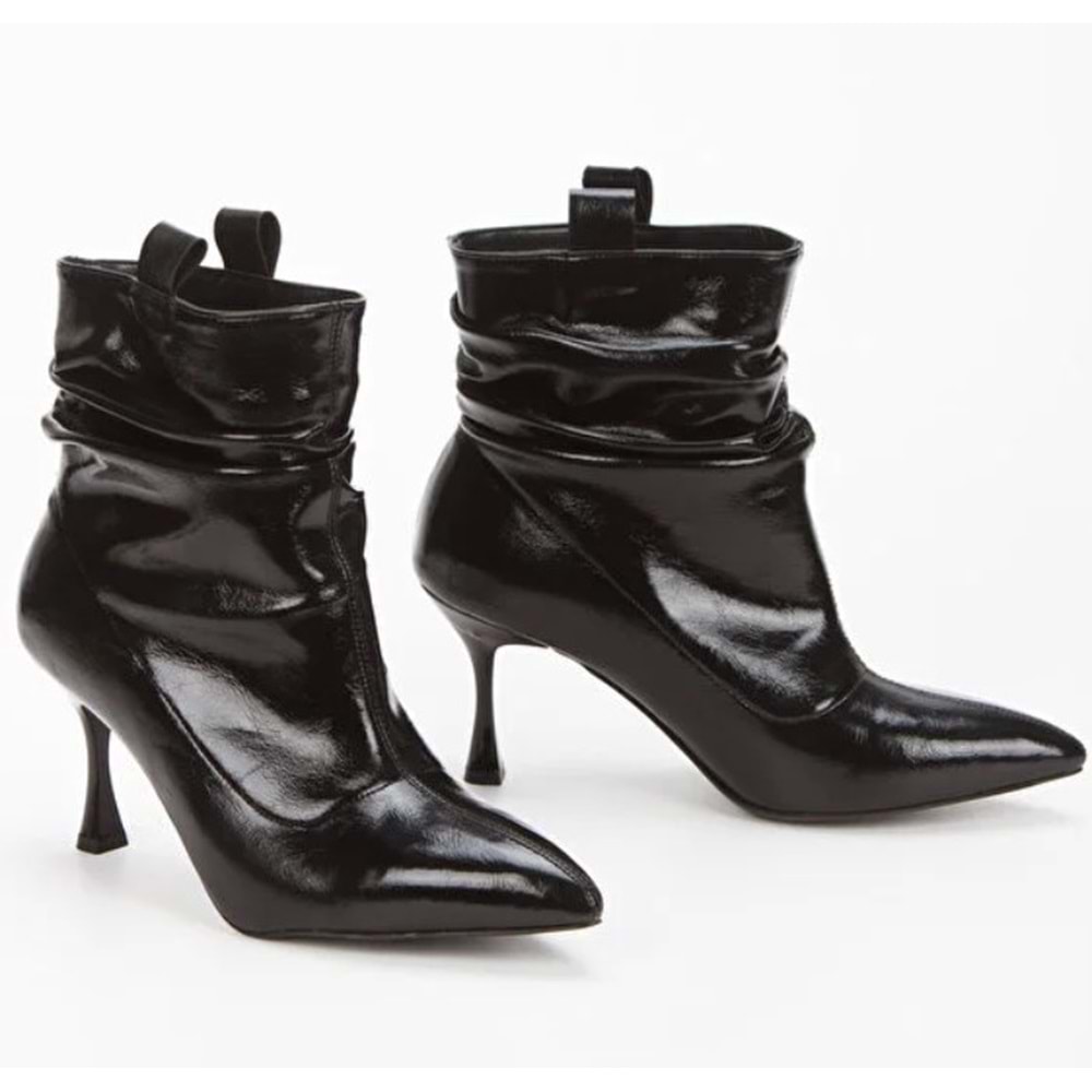 Feles Büzgülü Sivri Burun Kadın Bot