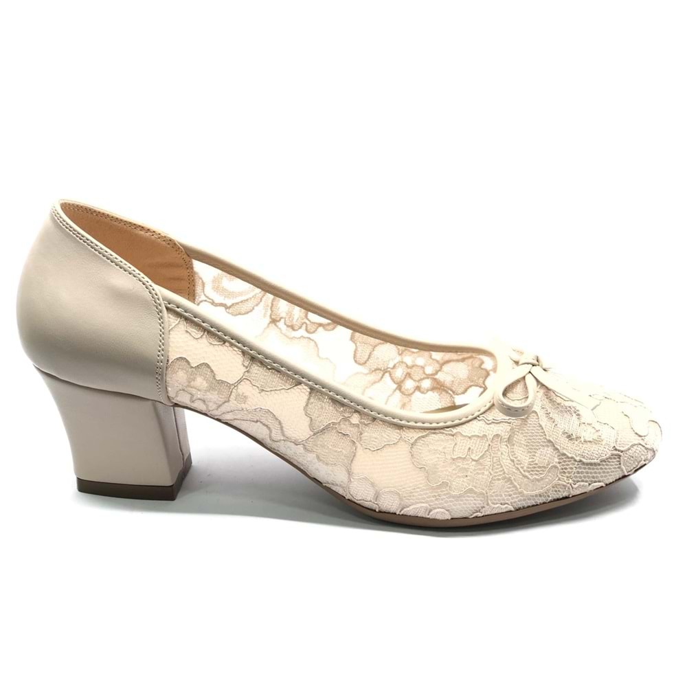 Feles Dantel Detaylı Küt Burun Topuklu Kadın Ayakkabı
