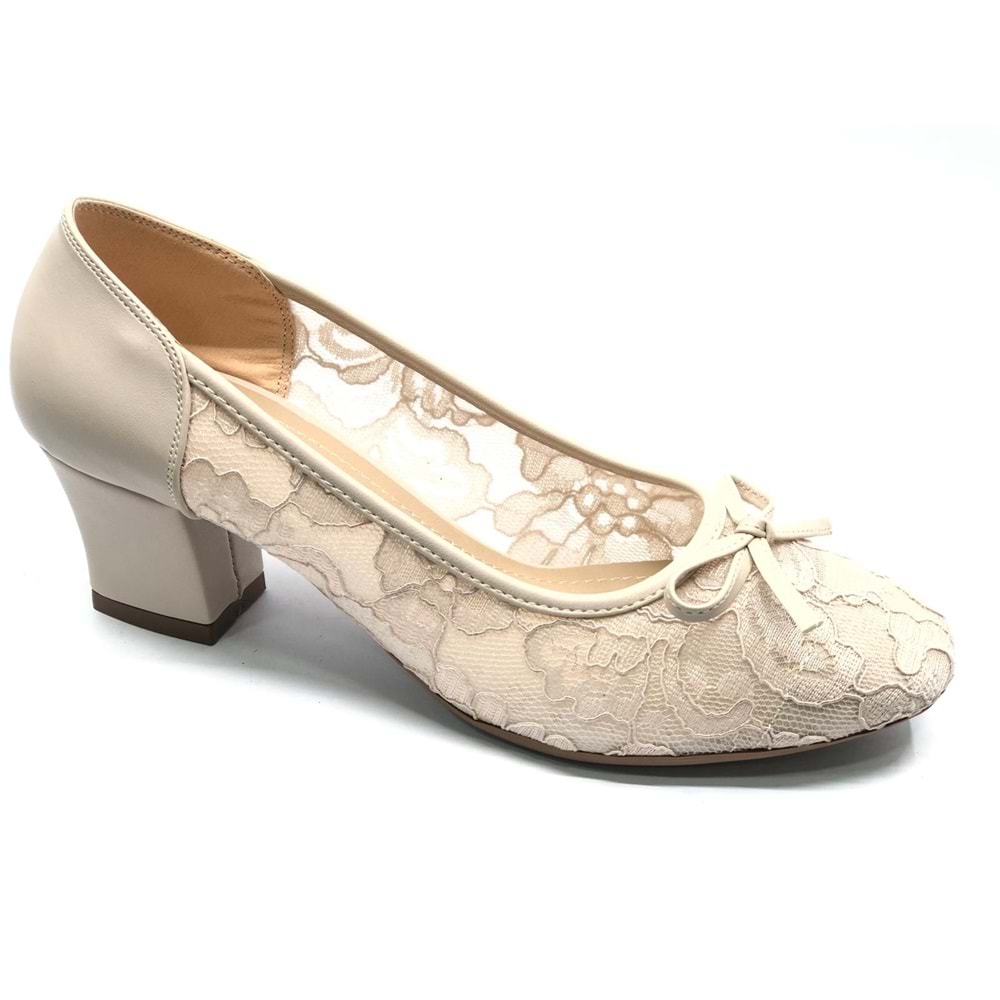 Feles Dantel Detaylı Küt Burun Topuklu Kadın Ayakkabı