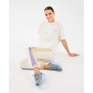 Skechers W Loose Fit Graphic Tee T-Shirt S2510134-102 Kadın Tişört