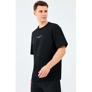 Skechers S231094-3817 M Graphic Tee Reflect Logo Oversize T-Shirt Erkek Tişort