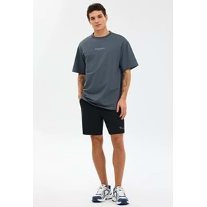 Skechers S231094-3998 M Graphic Tee Reflect Logo Oversize T-Shirt Erkek Tişort