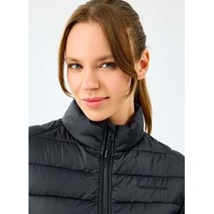 Skechers W Essential Outerwear Padded Jacket S231240-3817 Kadın Mont