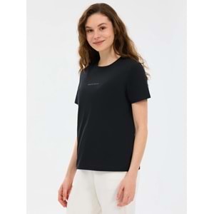 Skechers S2510029-3817 W Essential Crewneck T-Shirt Kadın Tişört