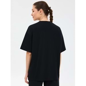 Skechers S2610050-3817 W Oversize Fit Graphic T-Shirt Kadın Tişört