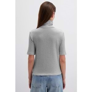 Mavi M1613613-87829 Kısa Kollu Kazak Balıkçı Yaka T-Shirt Kadın Tişört