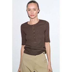 Mavi M1613852-71603 Düğme Detaylı T-Shirt Kadın Tişört