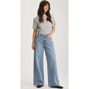 Mavi M1012626-A4176 Wendy Bol Kesim Düz Paça Jean Kadın Kot Pantolon