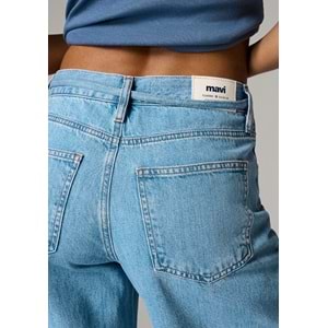 Mavi M1012626-A4176 Wendy Bol Kesim Düz Paça Jean Kadın Kot Pantolon
