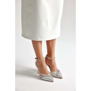 Feles Bilek Bağlı Üç Şerit Taş Detaylı Topuklu Stiletto Kadın Ayakkabı