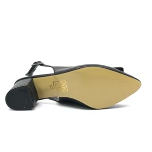 Feles Toka Detaylı Kadın Klasik Topuklu Ayakkabı