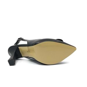 Feles Toka Detaylı Kadın Klasik Kadeh Topuklu Ayakkabı