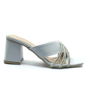 Feles Saten Şerit Desenli Topuklu Kadın Terlik